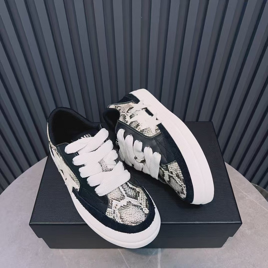 VTVB AM--I Couple's Star Patch Casual Sneakers2025New round-toe lace-up color-blocked low-top shoes