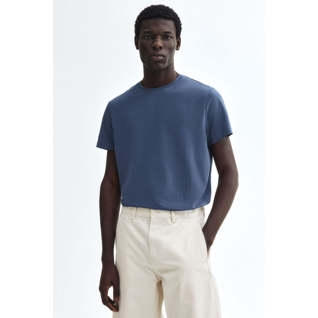 H&M(เอชแอนด์เอ็ม) เสื้อยืดทรง Slim Fit คอ Round-neck ผู้ชาย 0570002_23