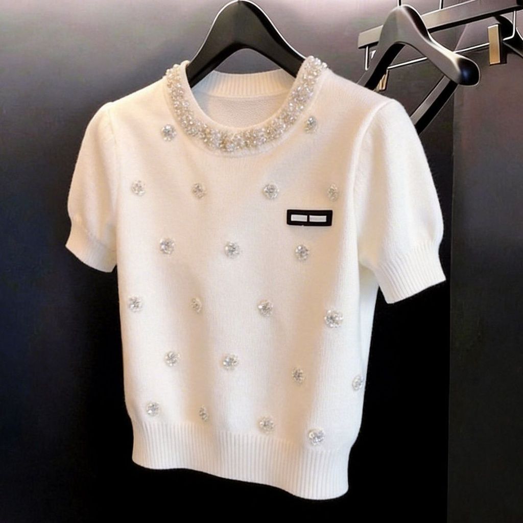 เสื้อยืดแขนสั้นถักลูกปัดสีขาว 2026 ฤดูร้อนสไตล์ใหม่ ดีงาม บวก ขนาดผู้หญิงท็อปส์ซูผู้หญิงอ่าน