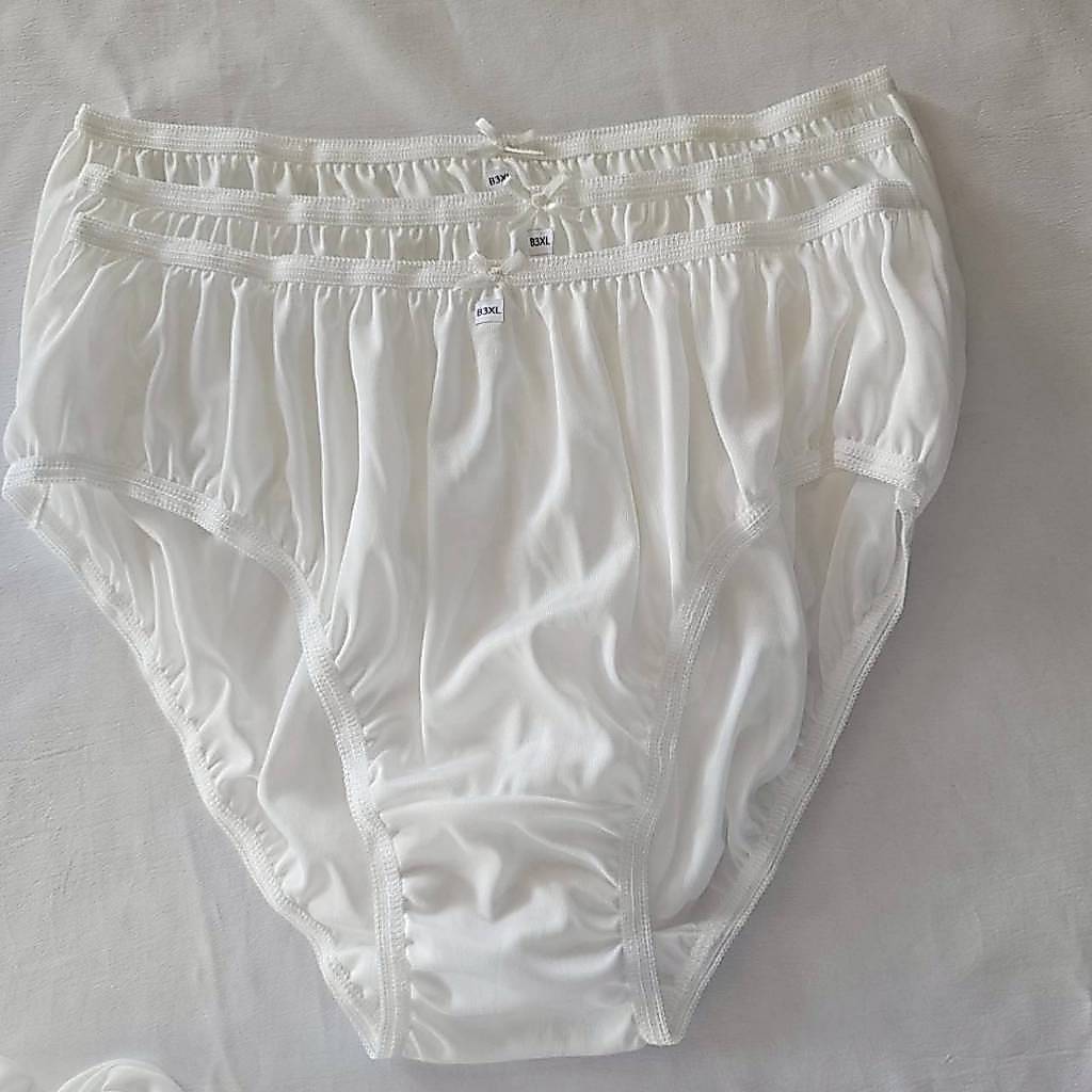 กางเกงในสาวพลัสไซส์พิเศษ กางเกงในบิกินี่ แบบครึ่งตัว แพ็ค3ตัว สีขาว ผ้าไนล่อนโพลี กางเกงในไซส์ใหญ่ สาวอวบคนอ้วน Size 3XL