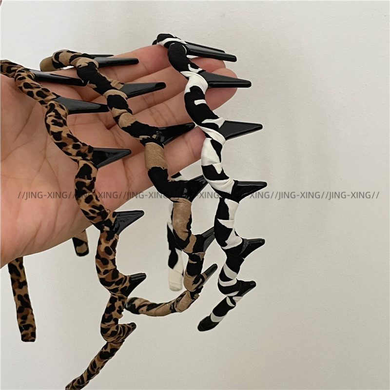 T Temperament Retro Leopard Print Polka Dot Fabric Hand-Twisted Headband Out Street Matching Hairpin