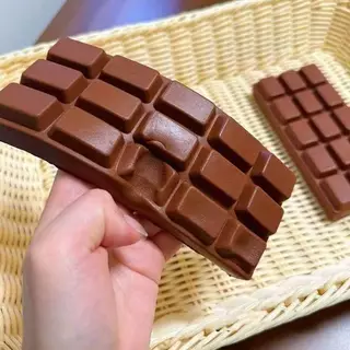 [Boloni] PU Ultra Slow Rising Squishy Chocolate Bar ของเล่นความเครียดบรรเทานุ่มบีบเนื้อสมจริงสําหรับโรงเรียนหรือโต๊ะทํางานใหม่