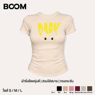 BOOM แฟชั่นY2Kวินเทจ เสื้อยืดคอกลมยืดหยุ่น ทรงกระชับ ลายแมวการ์ตูนสไตล์มินิมอล มีหลายสี แต่งง่าย ใส่สบาย