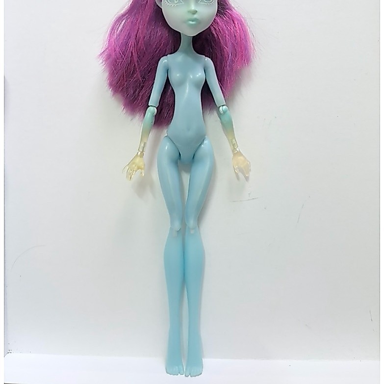 monster high kiyomi (งานมีตำหนิซ่อมคอ)