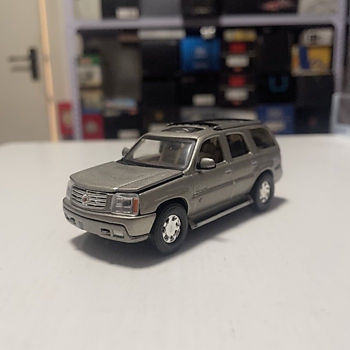 1: 43 Anson CADILLAC CADILLAC CADILLAC ESCALADE 2002 รถรุ่นทอง