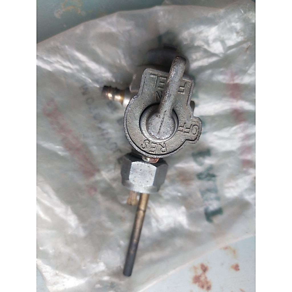 Yamaha RX100 RX125 RX 100 RX 125 NOS วาล์วถังแก๊ส