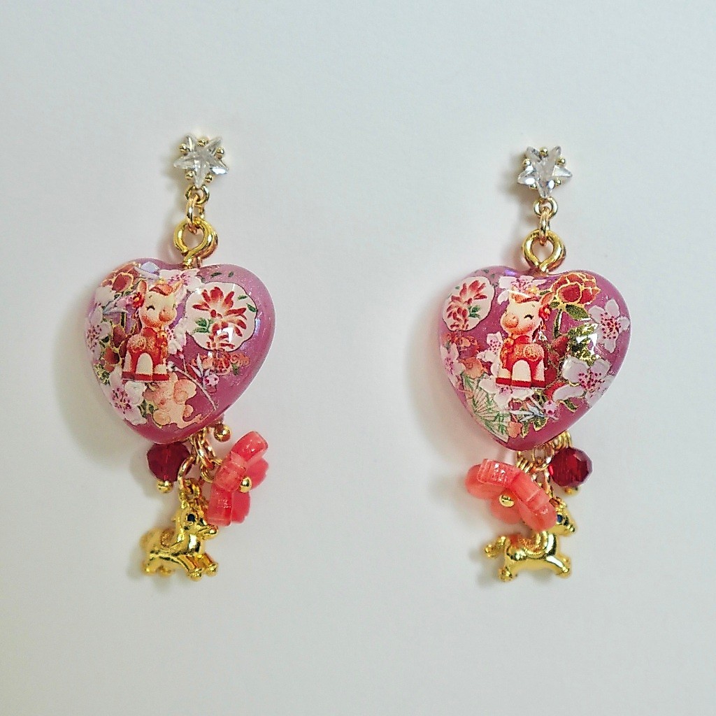 MIMEAR A514 ต่างหูหัวใจม้าแห่งความโชคดี Peach Pony Luck Mini Heart Earrings 14K S925