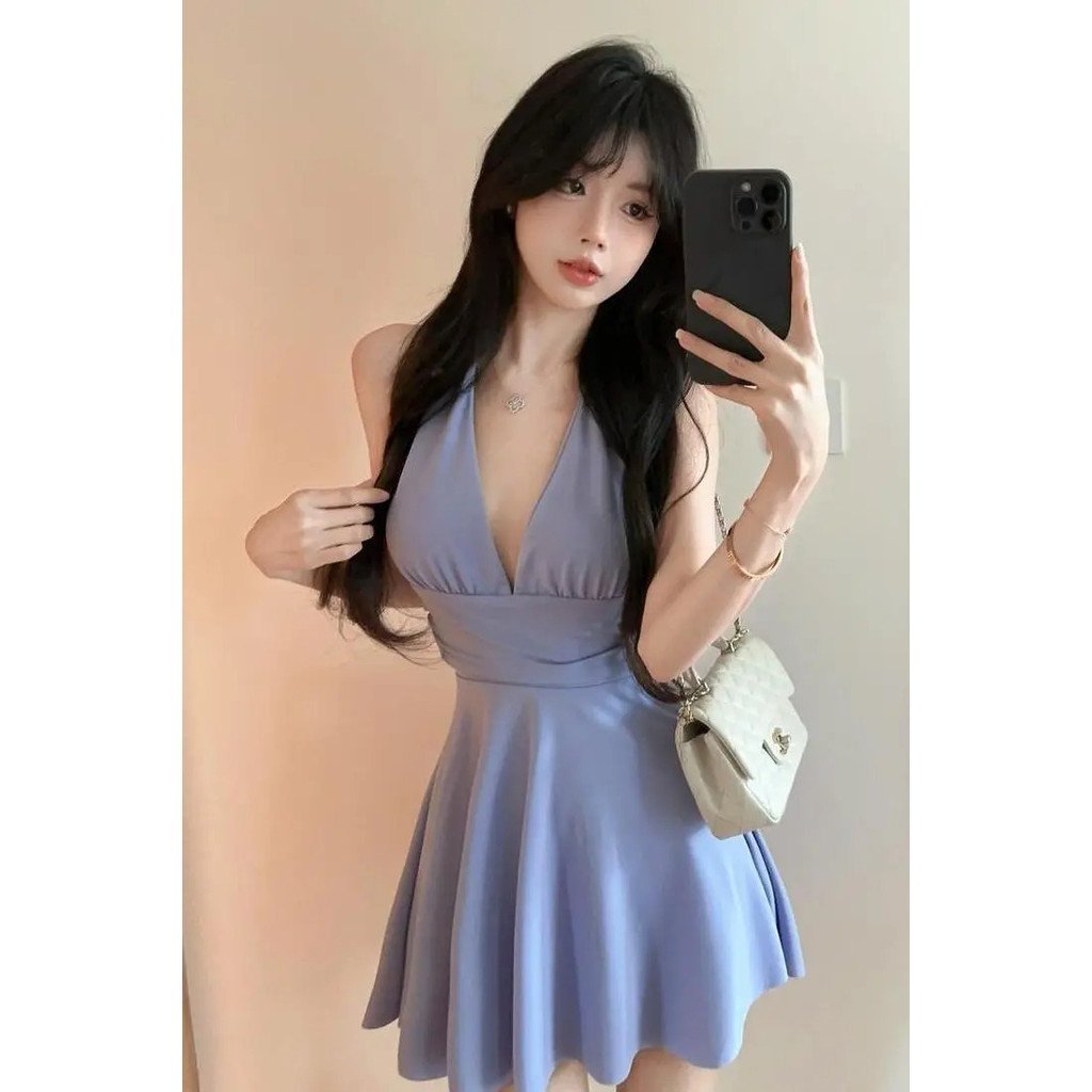 TT Small Pure Desire 2025 สไตล์ใหม่สาวร้อน V คอ Low-Cut Halter Strap Slim-fit เซ็กซี่ไนท์คลับมินิชุด