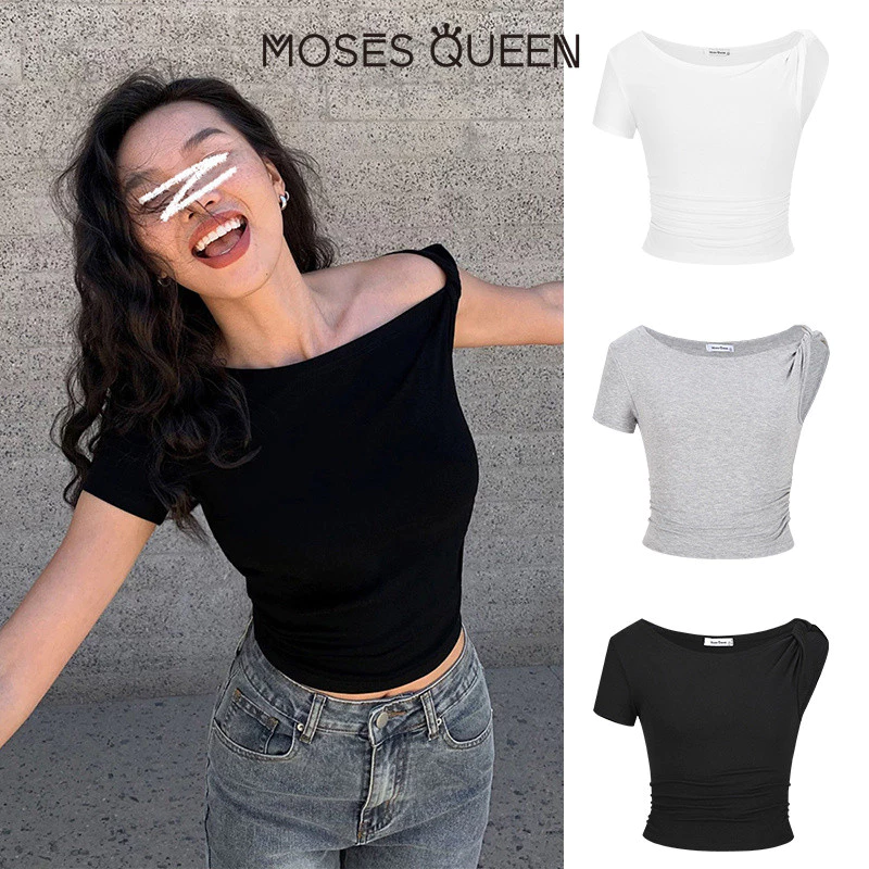 MOSESQUEEN สีดําคอเฉียงเสื้อยืดปิดไหล่ผู้หญิง ฤดูร้อนใหม่ออกแบบสลิมฟิตสั้นไหล่เฉียงด้านบน #62823