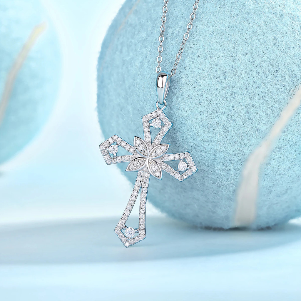 S925 Moissanite Cross จี้สร้อยคอ 925 เงินสเตอร์ลิงผู้หญิงสร้อยคอสร้อยคอ