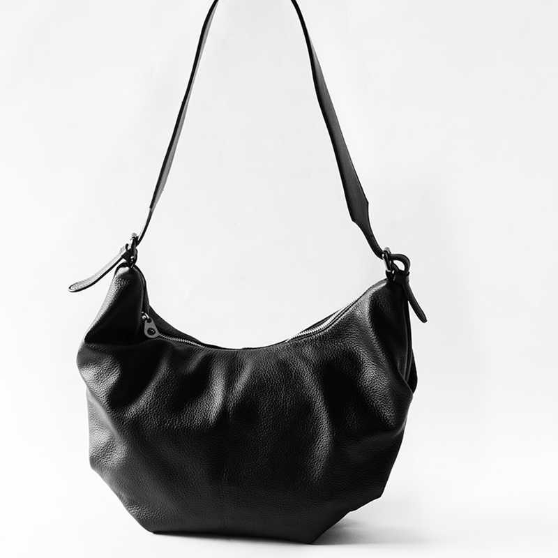 Niche Dark Leather Cross-Body One-Shoulder Retro แฟชั่นสายคล้องไหล่กว้าง Crescent Dumpling Crescent 