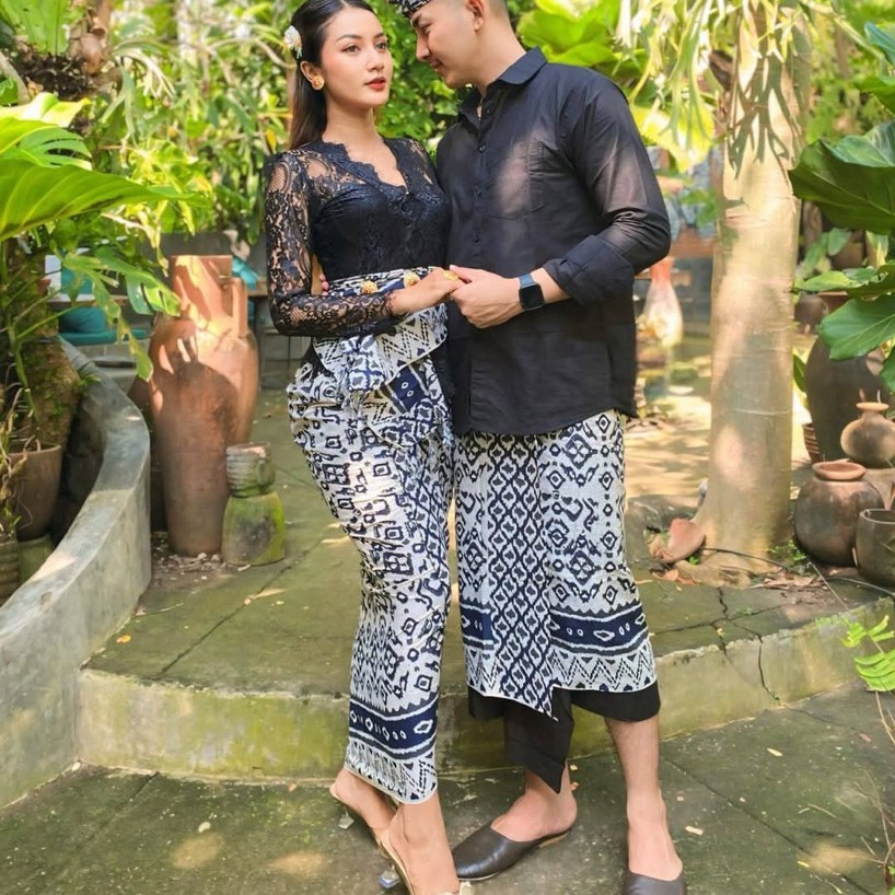 GIEE- ชุดบาติกคู่รักไม่มี udeng wsw