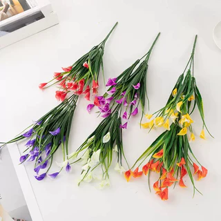 ZZ HOME01 (หลายสี) ดอกไม้ปลอม ช่อดอกลิลลี่คาลล่า ดอกไม้ประดิษฐ์สำหรับตกแต่งบ้าน ดอกไม้พลาสติกหญ้าสีเขียว