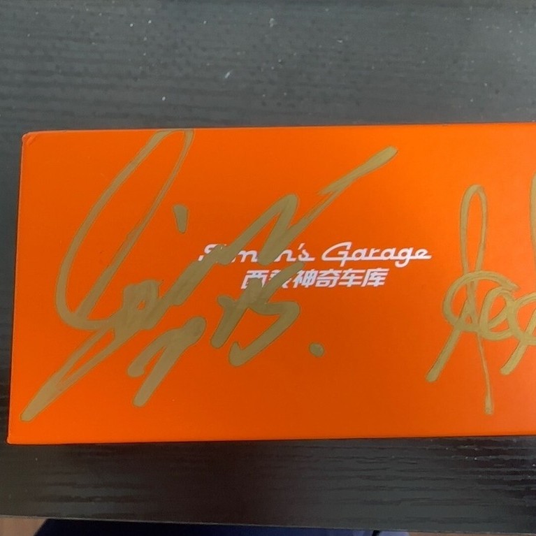 Simon Magic Garage 1: 18 เครื่องยนต์ Nissan GT-R r34 รุ่น RB26DETT พร้อมลายเซ็นเปิดตัวครั้งแรก ดีเทล