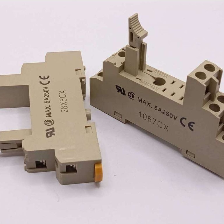 ซ๊อกเก็ต RELAY DC24V G2R-2-SN (S) P2RF-08-E   P2RF-08-E SOCKET