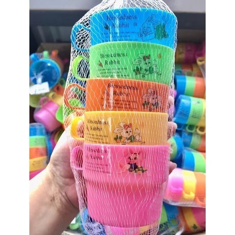 EVERÉ  5ใบครับ แก้วน้ำมีหูพลาสติกสำหรับเด็ก น่ารักมากครับ แก้วน้ำแจกเด็ก แก้วน้ำ แก้วน้ำพลาสติก แก้วน้ำสำหรับแจกเด็ก