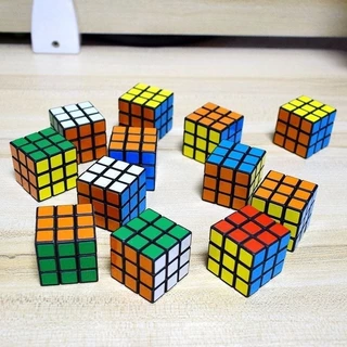 รูบิคแม่เหล็ก ลื่น ๆ ของเล่นเสริมพัฒนาการ รูบิค 3x3 รางวัลนักเรียนที่ยอดเยี่ยมและสหายการเดินทาง ซูจร์