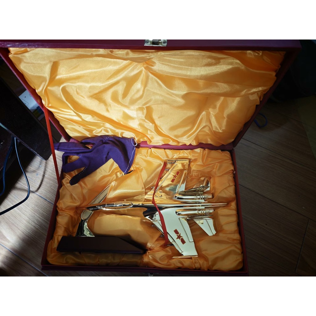 Su-27 Gold-Plated Commemorative Model, Original Box+Gloves+Full Base, Body with Air Force Red Star L