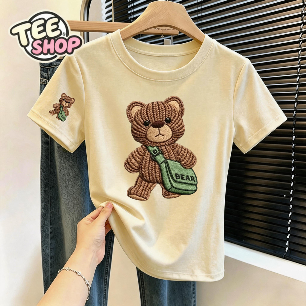 TEE·SHOP🍀baby tee เสื้อเท่ๆ เกาหลี เสื้อยืดผู้หญิง "Green Bag Bear"ตัวฟิตกระชับสัดส่วน ผ้านิ่มใส่สบาย COD📦
