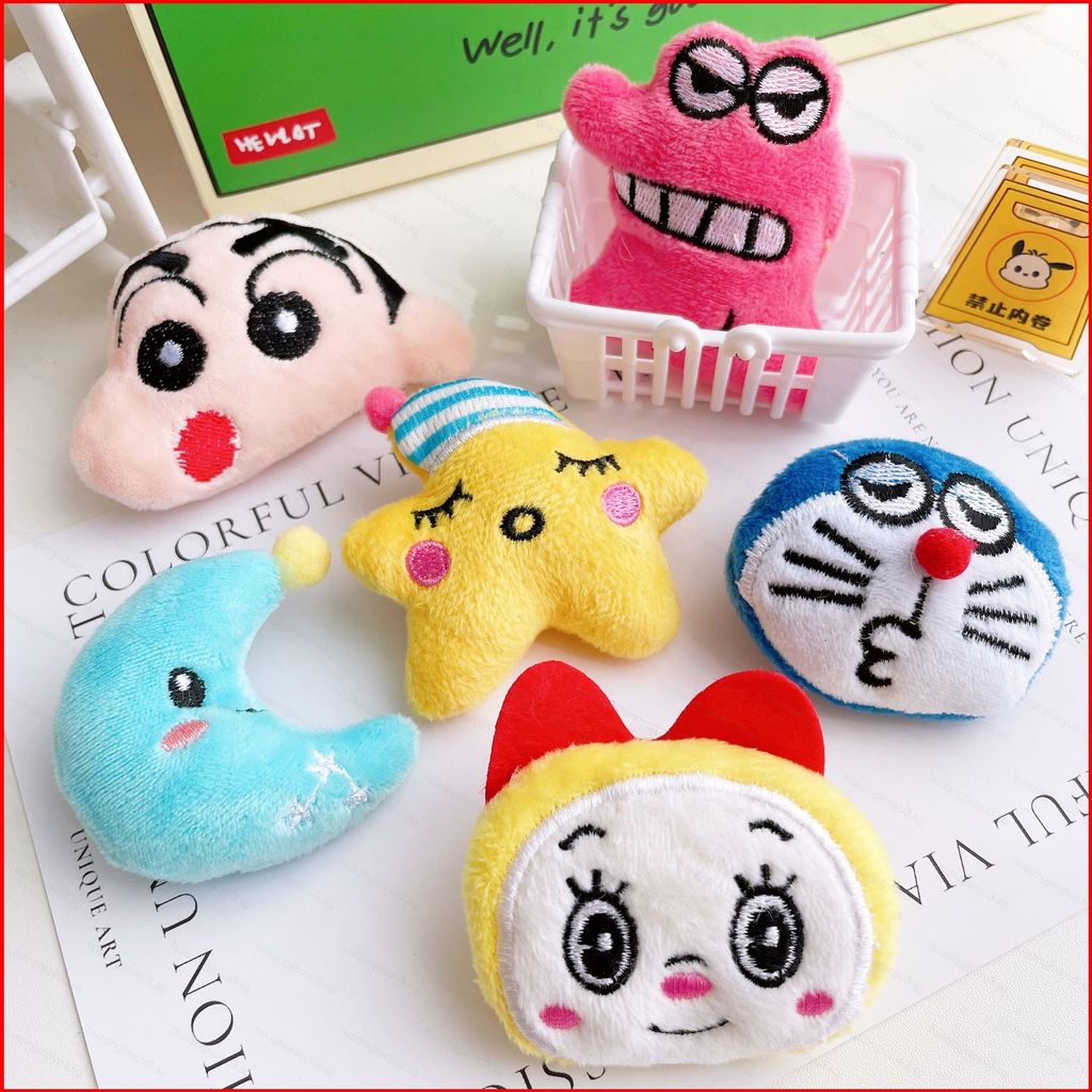 HQ3 Crayon Shin-chan Doraemon เข็มกลัดจี้เครื่องประดับตุ๊กตา pin อุปกรณ์เสริมแฟชั่นบุคลิกภาพ QH3