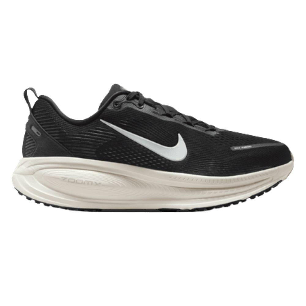 NIKE VOMERO 18 WIDE รองเท้าวิ่งถนนผู้ชาย