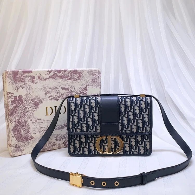 DIOR 30 Montaigne Montaigne Bag Canvas Female Bag Inspired ตั้งแต่ที่พบกับ 1947, Classic Existence o