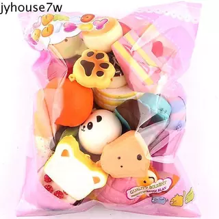 JYHOUSE ของเล่นขนมปังนุ่ม, Banana Toast โทรศัพท์มือถือสายคล้อง Squishes ของเล่น, ขนมปังจําลอง Mini ขนาดพวงกุญแจน่ารักแกล้งอาหารบีบเค้กของเล่นเด็ก