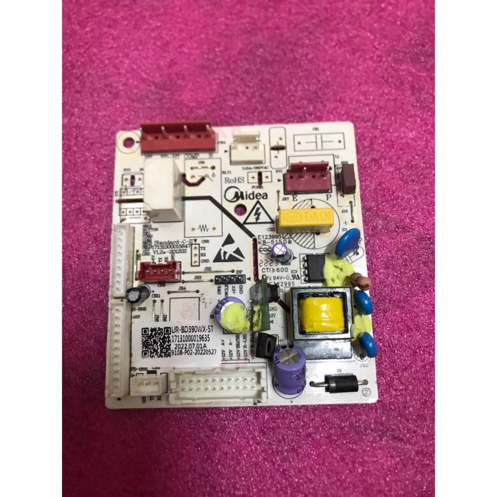 ใหม่ แท้ เบิกศูนย์ บอร์ดตู้เย็น แผงวงจรตู้เย็น TOSHIBA โตชิบา รุ่น UR-BD390WX-ST Part No.17131000019