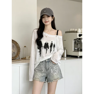 Vogue🌟พร้อมส่ง🌟 เสื้อแขนยาวโอเวอร์ไซส์ ผ้าบางเบา ดีไซน์สายเดี่ยวปาดไหล่ สไตล์เกาหลี (FY2153)