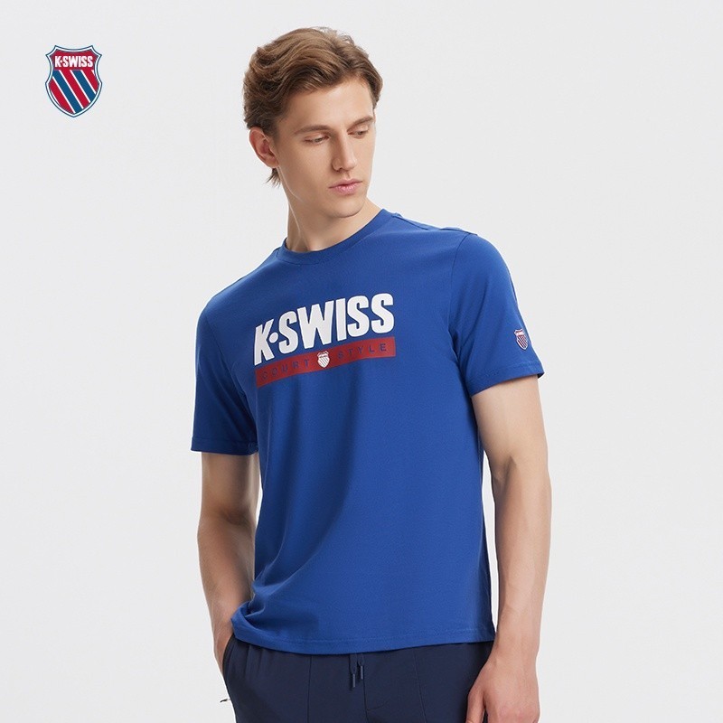 KSWISS ผู้ชายผู้หญิงสไตล์เดียวกันพร้อมสต็อกรอบคอพิมพ์ตัวอักษรระบายอากาศแขนสั้น T @
