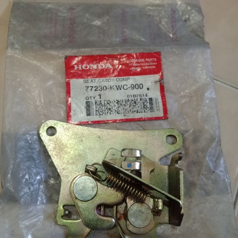 Honda CS One CS 1 CS1 Original Seat Lock, Original Honda CS One CS1 บานพับที่นั่ง 77230 KWC 900