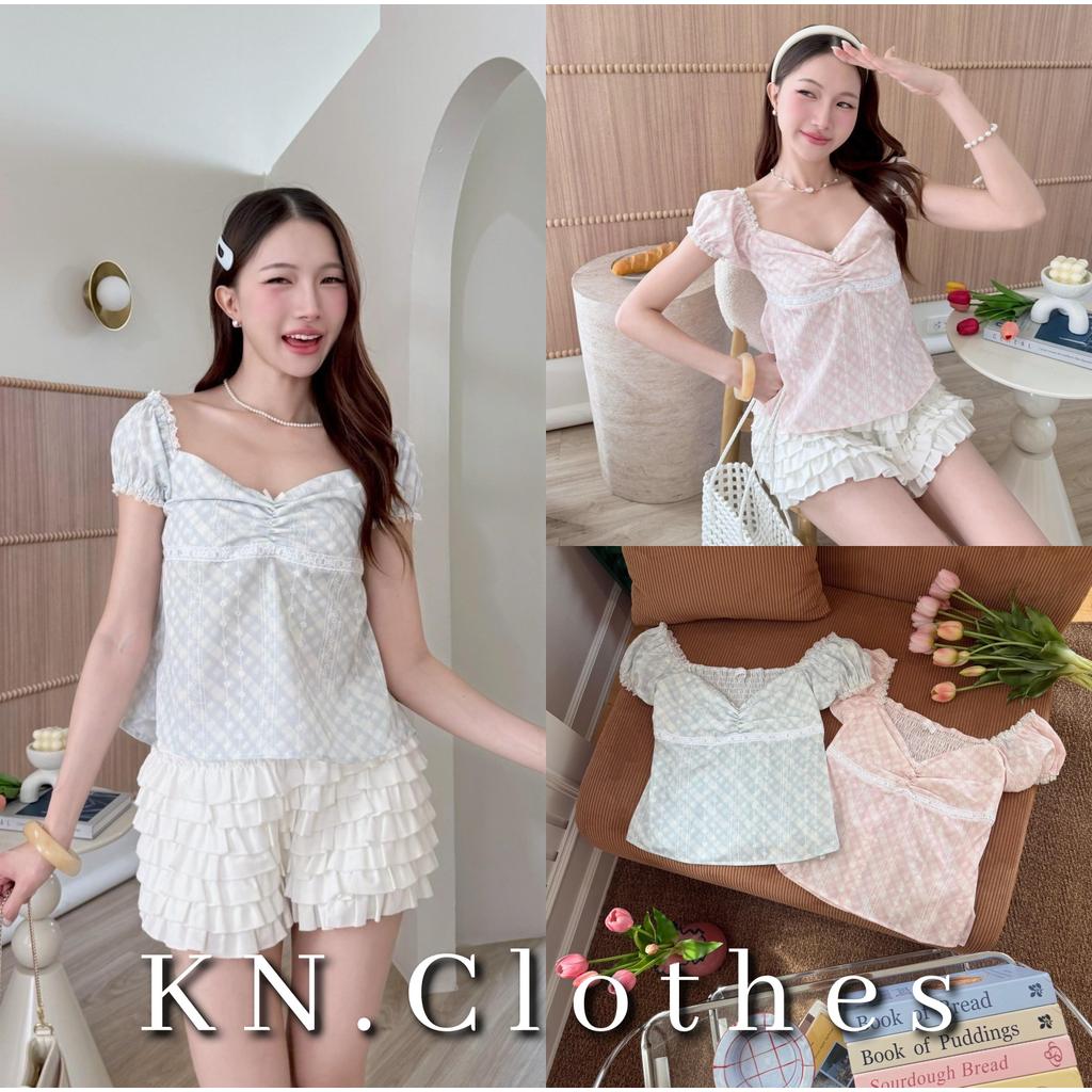 KN.Clothes เสื้อแขนตุ๊กตา คอหัวใจ ลายสก๊อต เย็บจีบหน้าอก แต่งลูกไม้ฉ่ำ สม็อคด้านหลัง ซับในหน้าอก Somethingcute