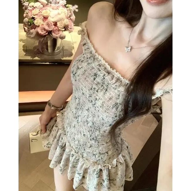 เดรสฤดูร้อน ดีไซน์รัดเอว เรียบง่ายและสง่างาม เอวยางยืด เปิดไหล่ ลายดอกไม้ เดรสสั้นสำหรับผู้หญิง สินค้าใหม่ล่าสุด