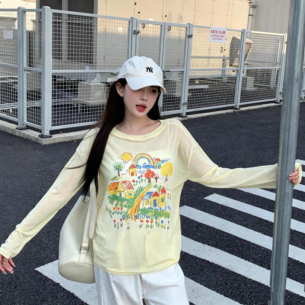 M-3XL เสื้อยาวแขนกันแดดลายกราฟฟิคคอปาด ผ้าเบา ระบายอากาศดี สำหรับฤดูฝนไทยชุดลำลองเสื้อผ้าสาว ผ้าระบายอากาศเย็น ทันสมัย