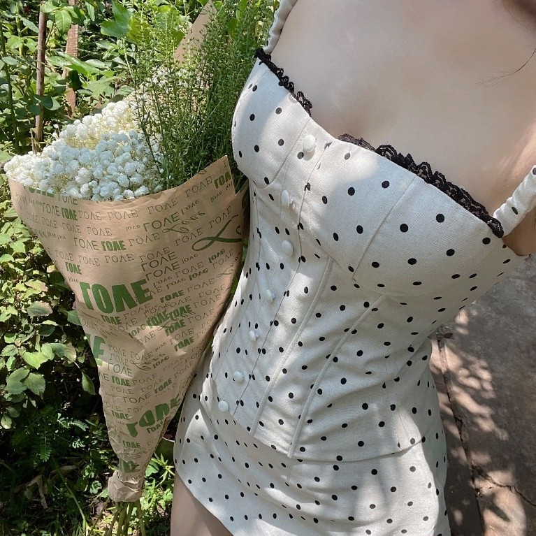 เสื้อเชิ้ตทูพีซยืดหยุ่นน่าระทึกใจพร้อมกระดุมห่อ [บ้านวันพีช]