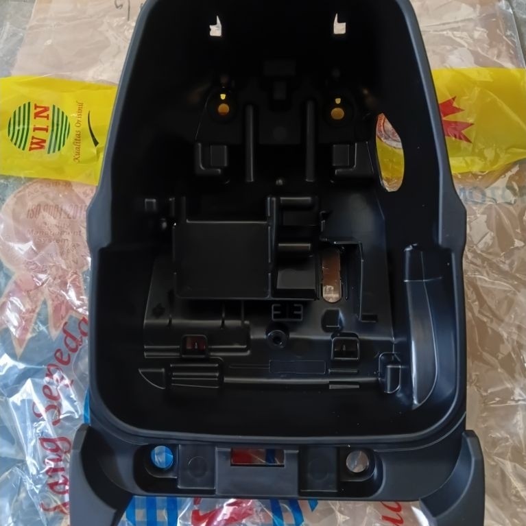 WIN - BEAT / BEAT 10 LUGGAGE BOX