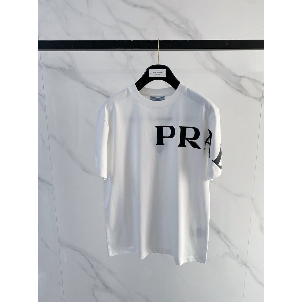 Prada/Prada 2026 คลาสสิกรอบคอแขนสั้นเสื้อยืดผู้ชายผู้หญิงสไตล์ด้านในด้านหน้าไหล่ทุกวันเคาน์เตอร์สไตล