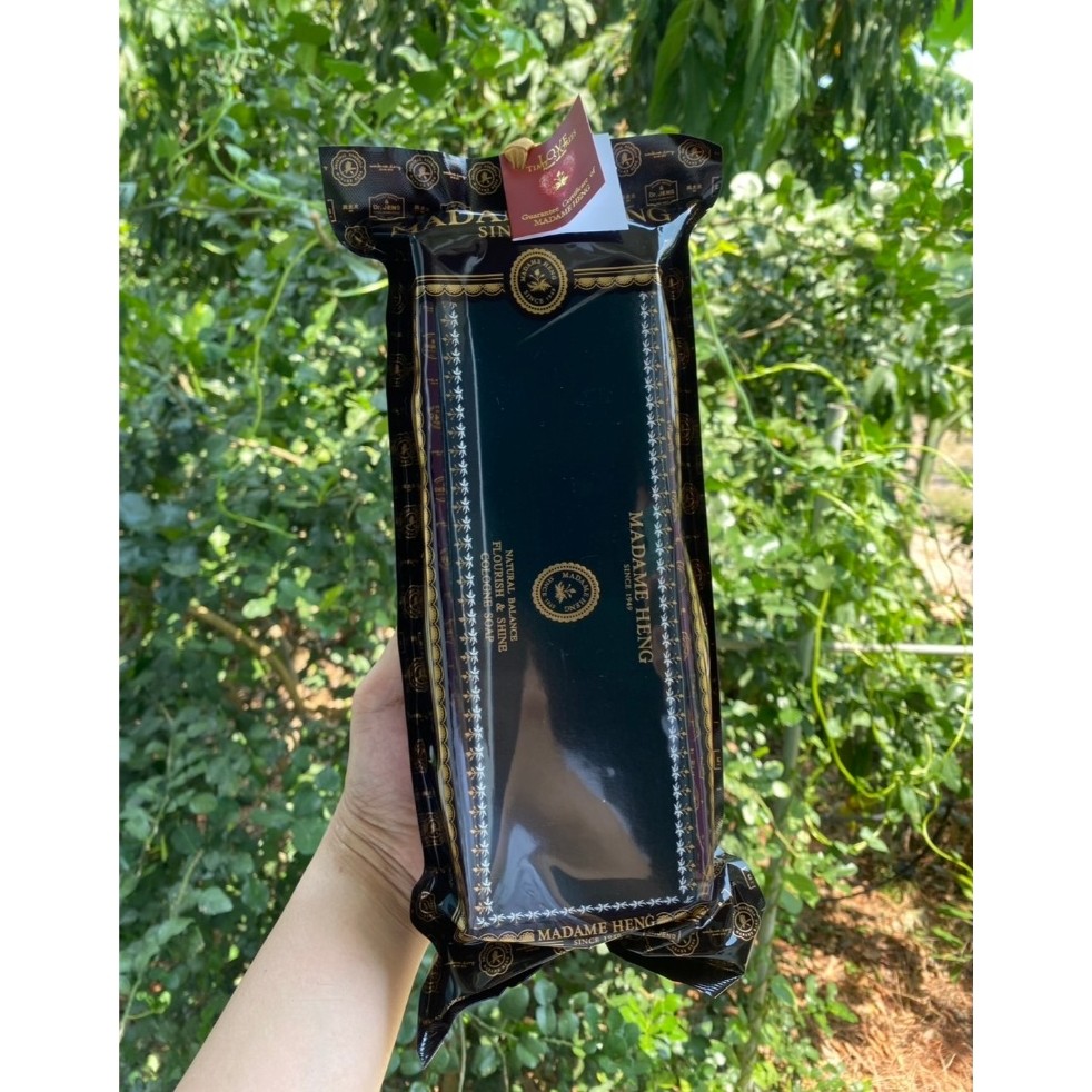 สบู่มาดามเฮง Flourish & Shine (ก้อนดำ) (150กรัมx3ก้อน)