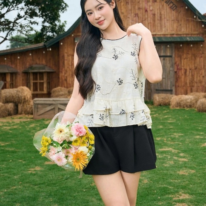 เสื้อใต้วงแขนปักลายดอกไม้คอปกระบาย แบบบานอ่อนโยน 6AKS05