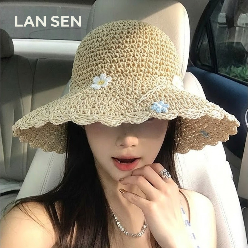 LANSEN [คลังสินค้าพร้อม] หมวกถักนิตติ้งปีกใหญ่ตกแต่งเดซี่น้อยน่ารักสไตล์คนดังหวานภาพริมทะเลหมวกกันแดดผลิตสุดๆ