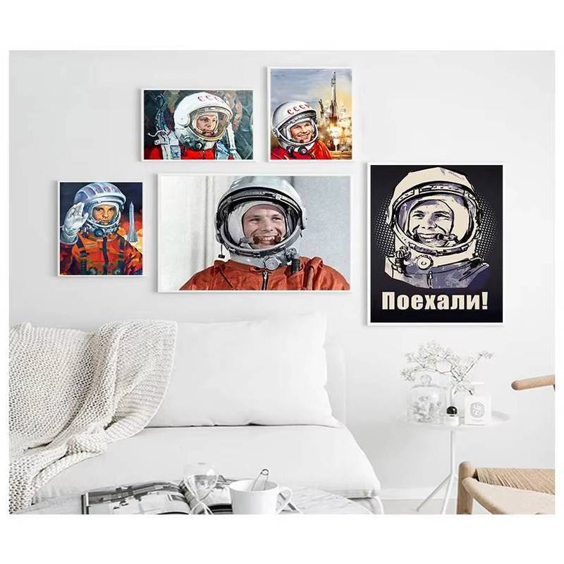 Space Heroes Yuri Gagarin Posters Wall Pictures For Living Room Vintage Canvas Painting Decorative H