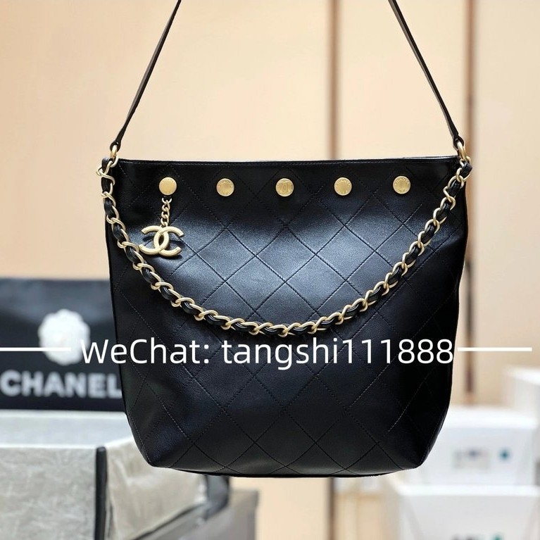 〔 หนังต้นฉบับ Daigou เกรด 〕 Xiaoxiang 25P hobo Hippie Bag Rivet Bucket Bag 25P Spring Summer Preview