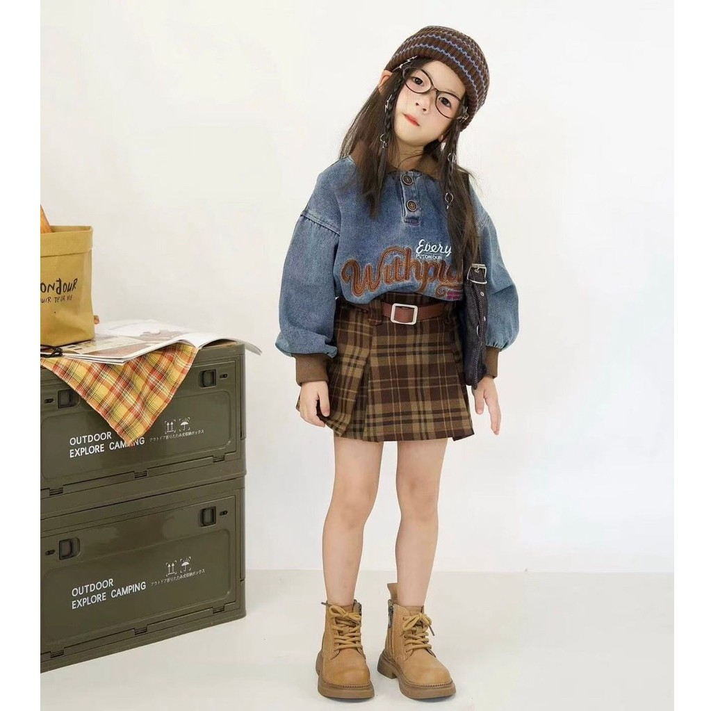 [Namsaii kids]A-017🔥พร้อมส่ง🔥ชุดเซท3ชิ้น ชุดเด็กผู้หญิง เสื้อสเวตเตอร์ยีนส์ + กระโปรงลายสก็อต+เข็มขัด สไตล์เกาหลี