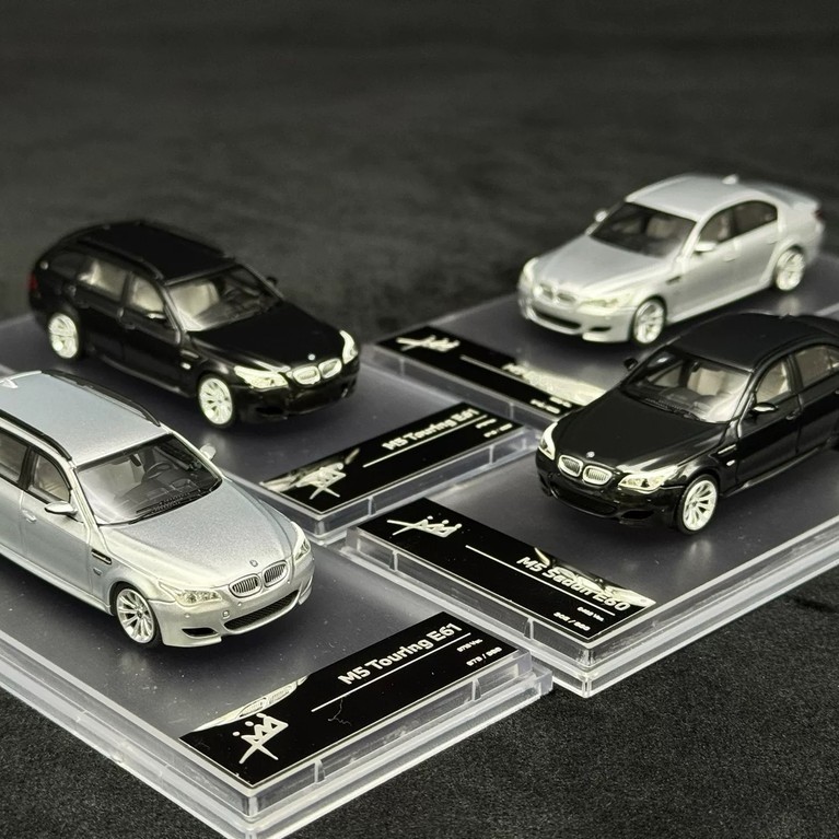 พร้อมส่ง [KING MODEL BMW M5 E60 เวอร์ชั่นช่องที่สาม+ถัง