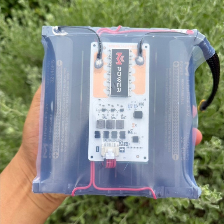แบตเตอรี่  LiFePo4 4s 15ah BMS 50a + at ของ mpower แถวเรียง