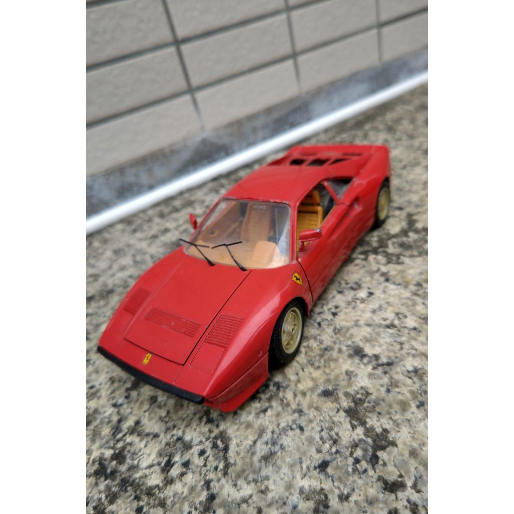 B Ferrari 288GTO 1: 18 โมเดลรถโลหะผสมผลิตในอิตาลี