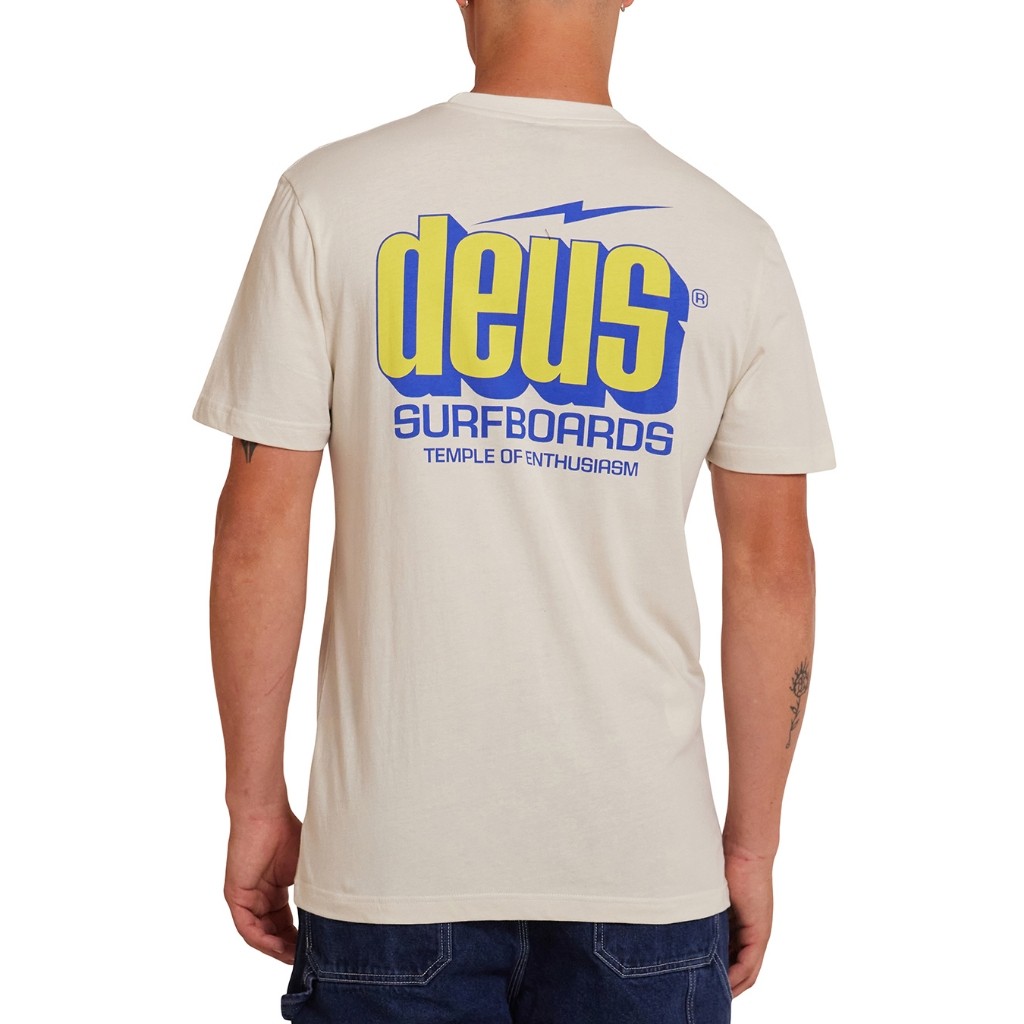 Deus Street Wear เสื้อยืดแขนสั้นแฟชั่นผู้ชายคอกลมพิมพ์ลายสบาย 34434