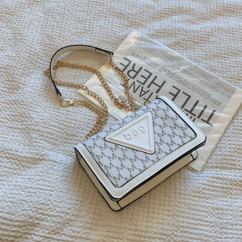 พร้อมส่ง M Letter Presbyopic Chain Messenger Bag Classic Brown thumbnail 9