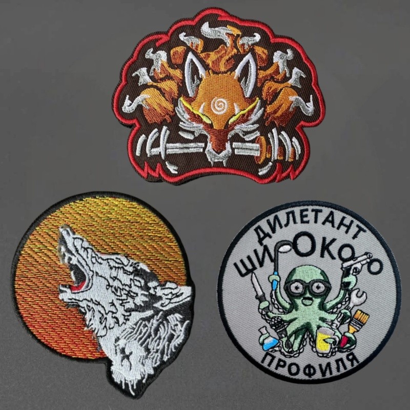 Octopus เย็บปักถักร้อย Patch Moon Wolf ยุทธวิธีเสื้อกั๊ก Morale Hook & Loop Badge กระเป๋าเป้สะพายหลังสติกเกอร์ Armband แพทช์สําหรับเสื้อผ้า