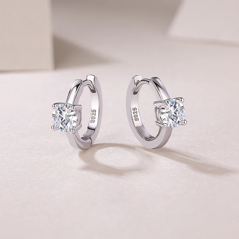 925 เงินสเตอร์ลิง Clover Hoop ต่างหู VVS Moissanite Diamond Moissanite ต่างหู